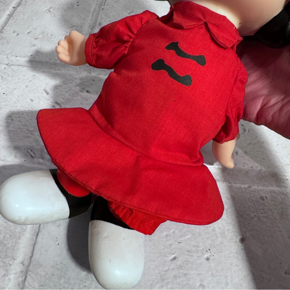 Vintage Applause Lucy Van Pelt Peanuts Doll 1952-1966 United Features Sy… - Picture 10 of 11